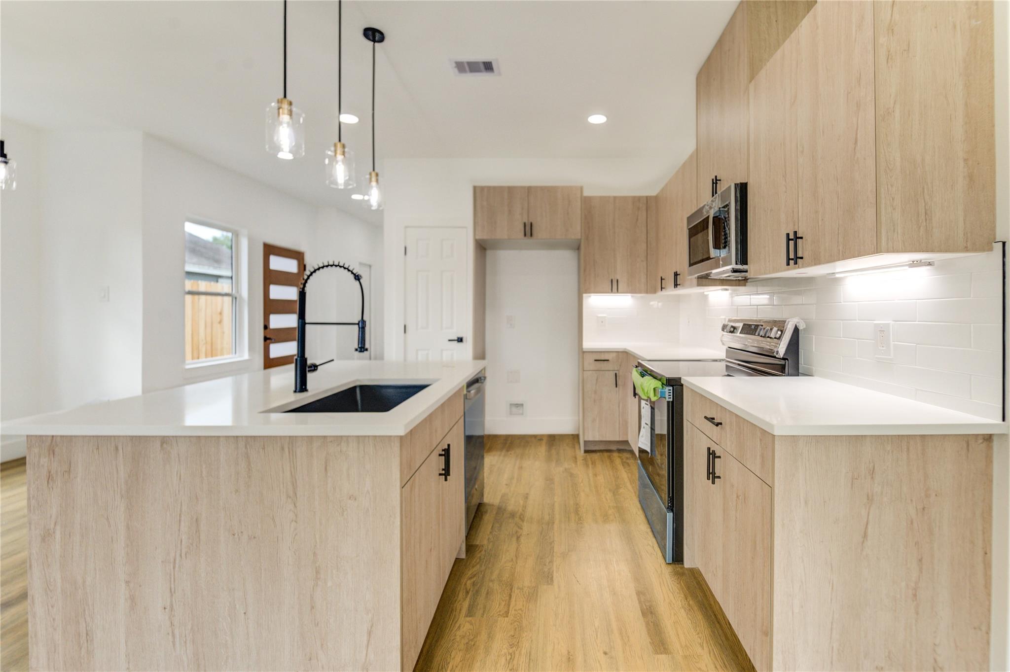 4554 Newberry Street Unit: A/B