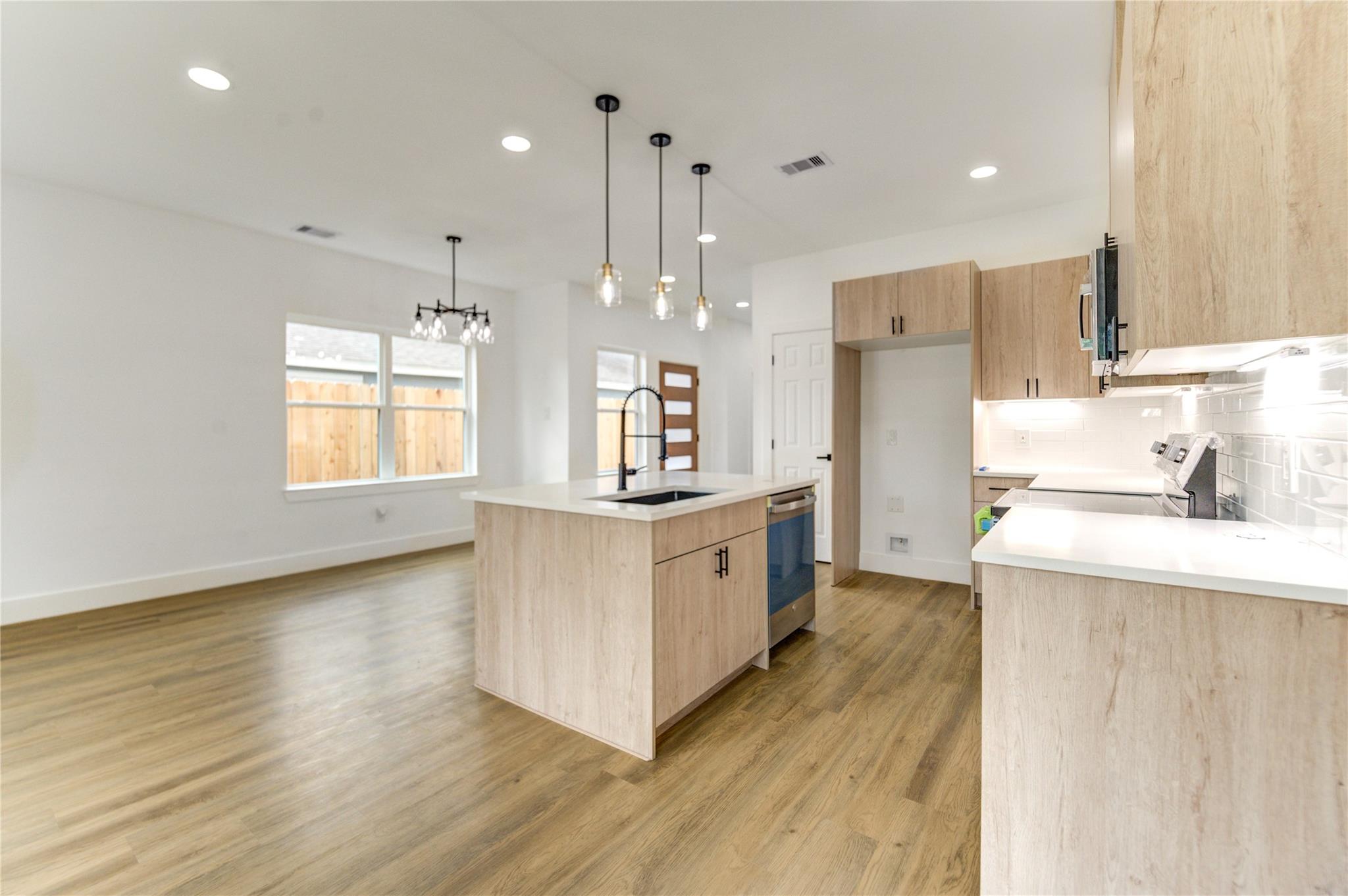 4554 Newberry Street Unit: A/B