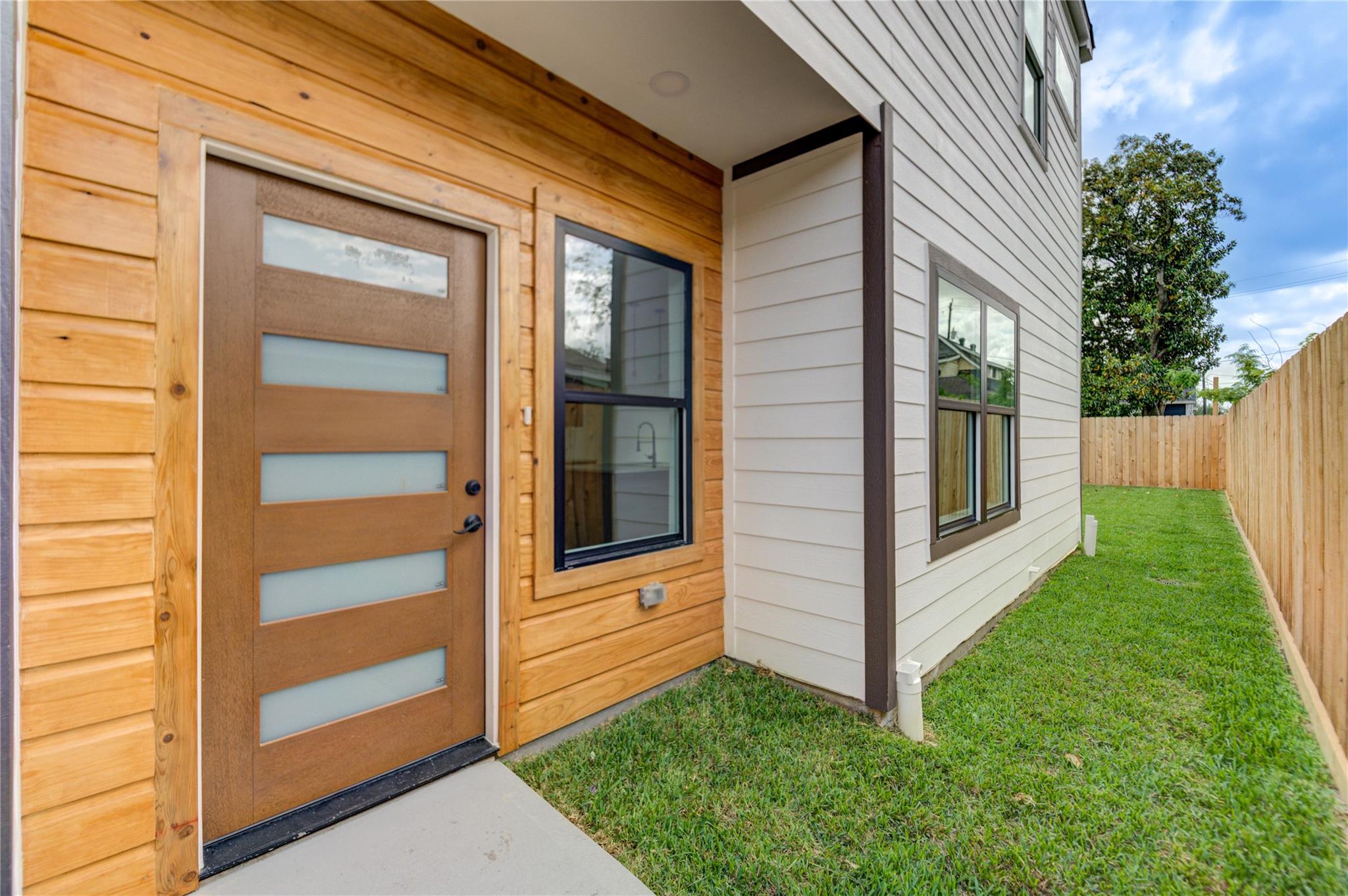 4554 Newberry Street Unit: A/B