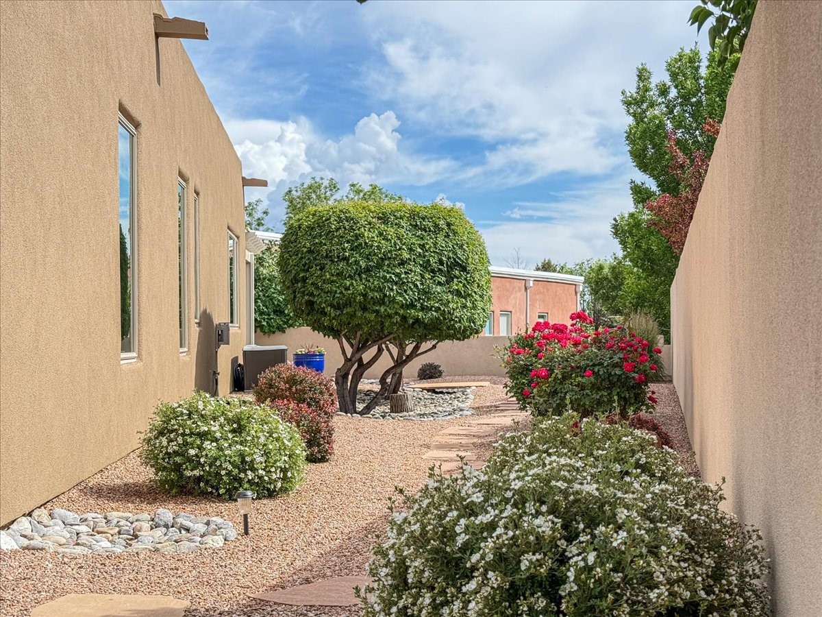 4 Purple Crow Place