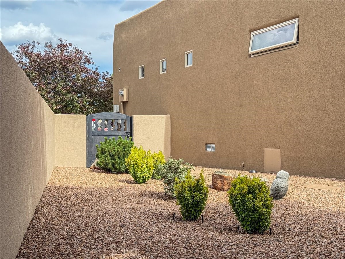 4 Purple Crow Place