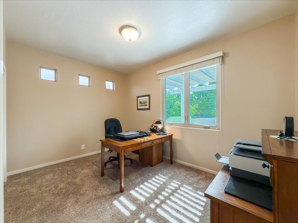 4 Purple Crow Place