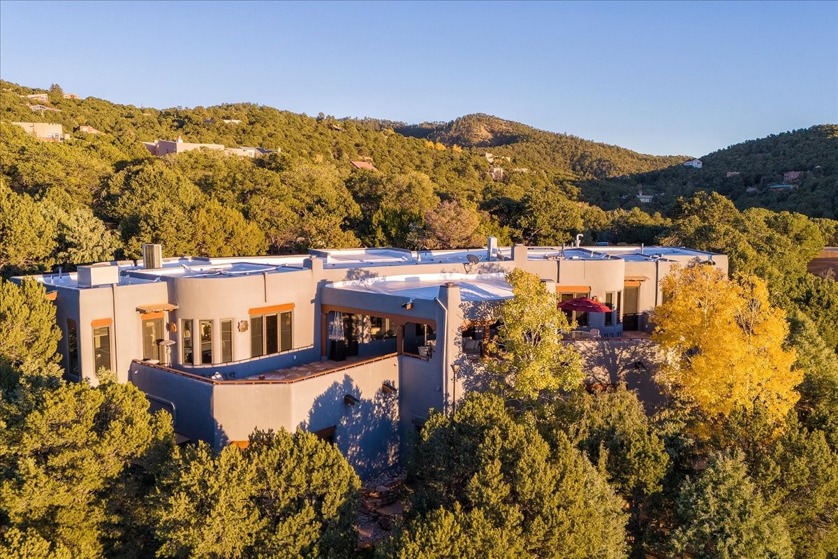 2160 Paseo Iglesias