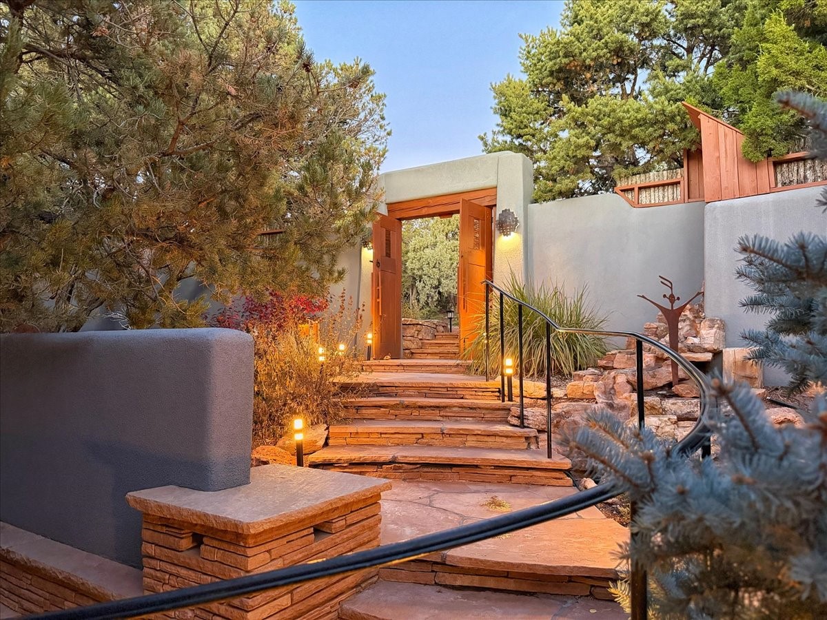 2160 Paseo Iglesias