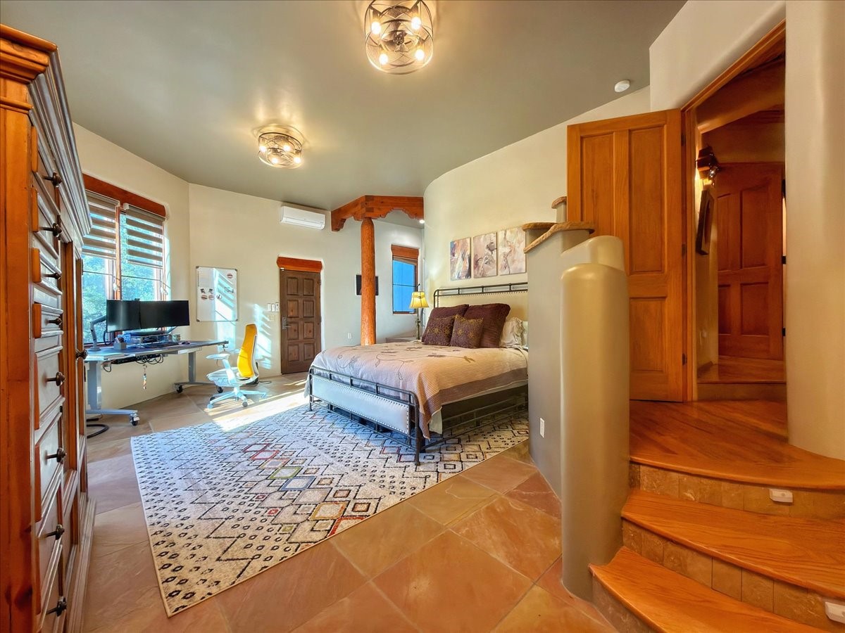2160 Paseo Iglesias