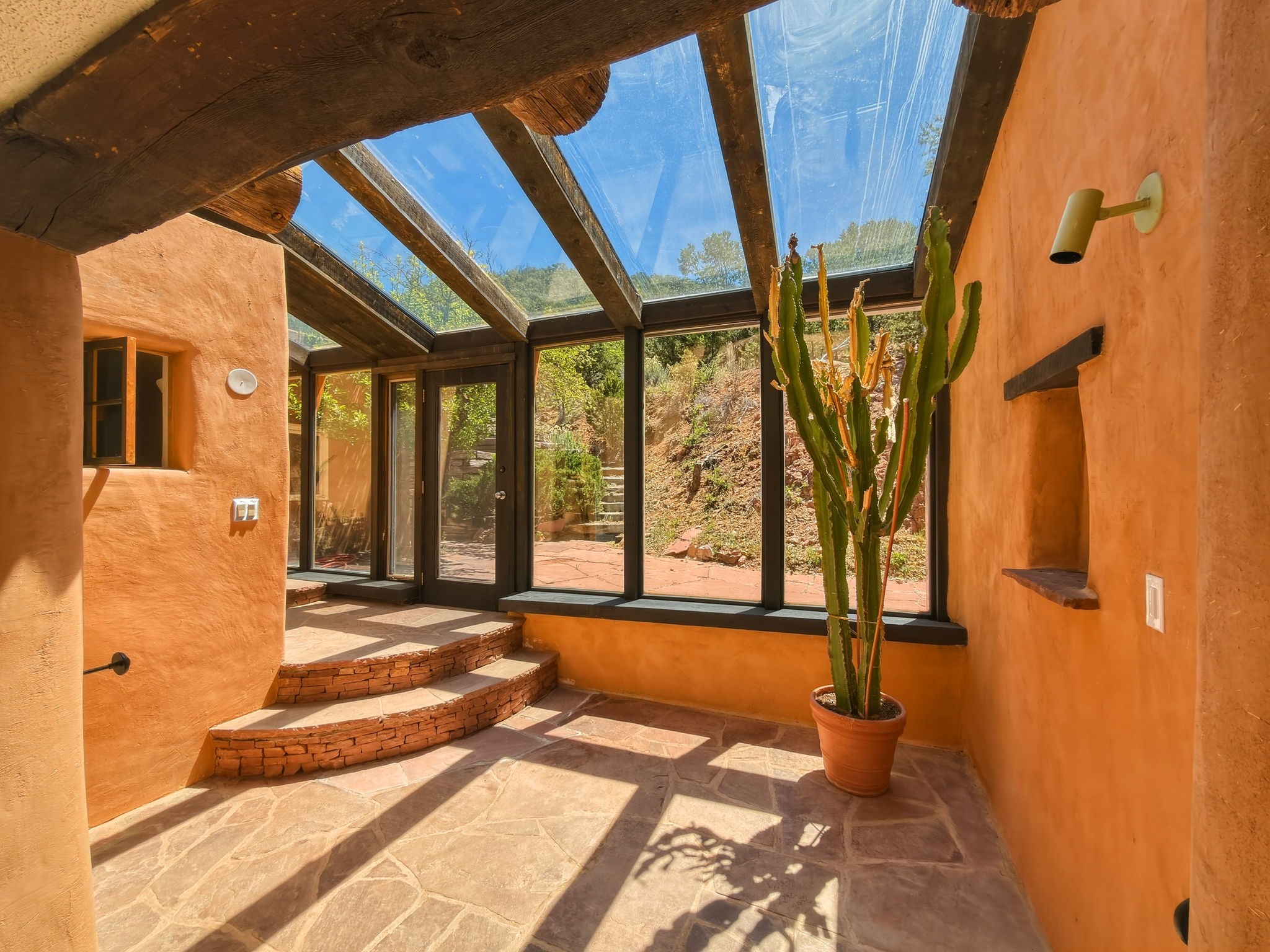 1692 Upper Canyon