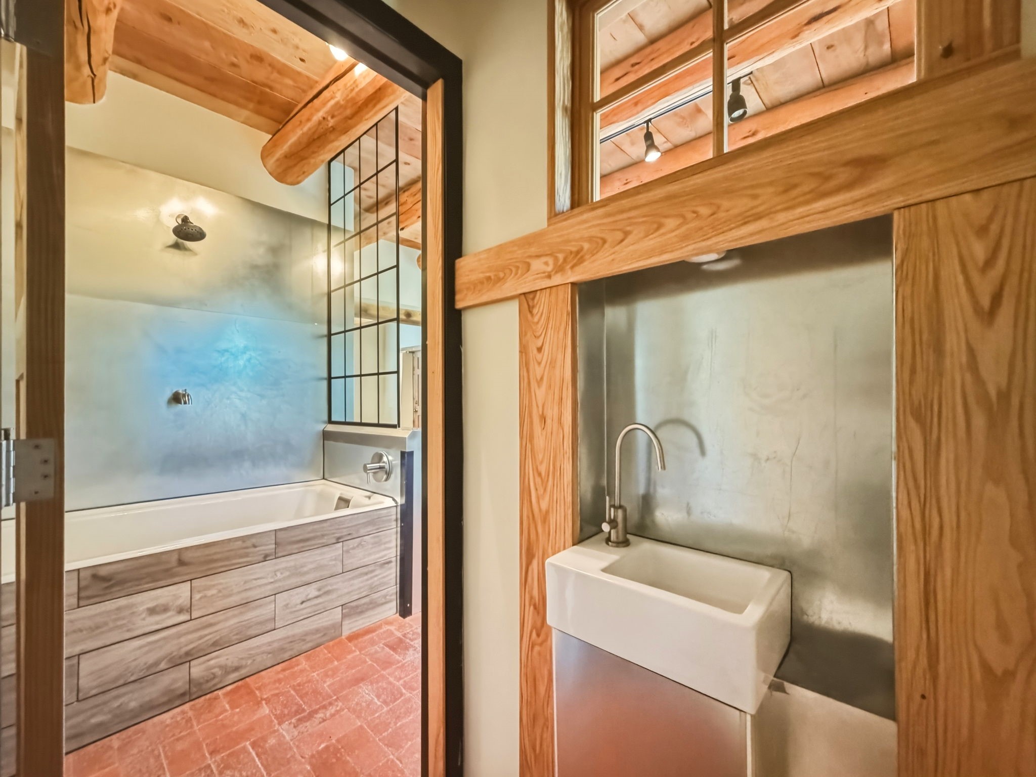 1692 Upper Canyon