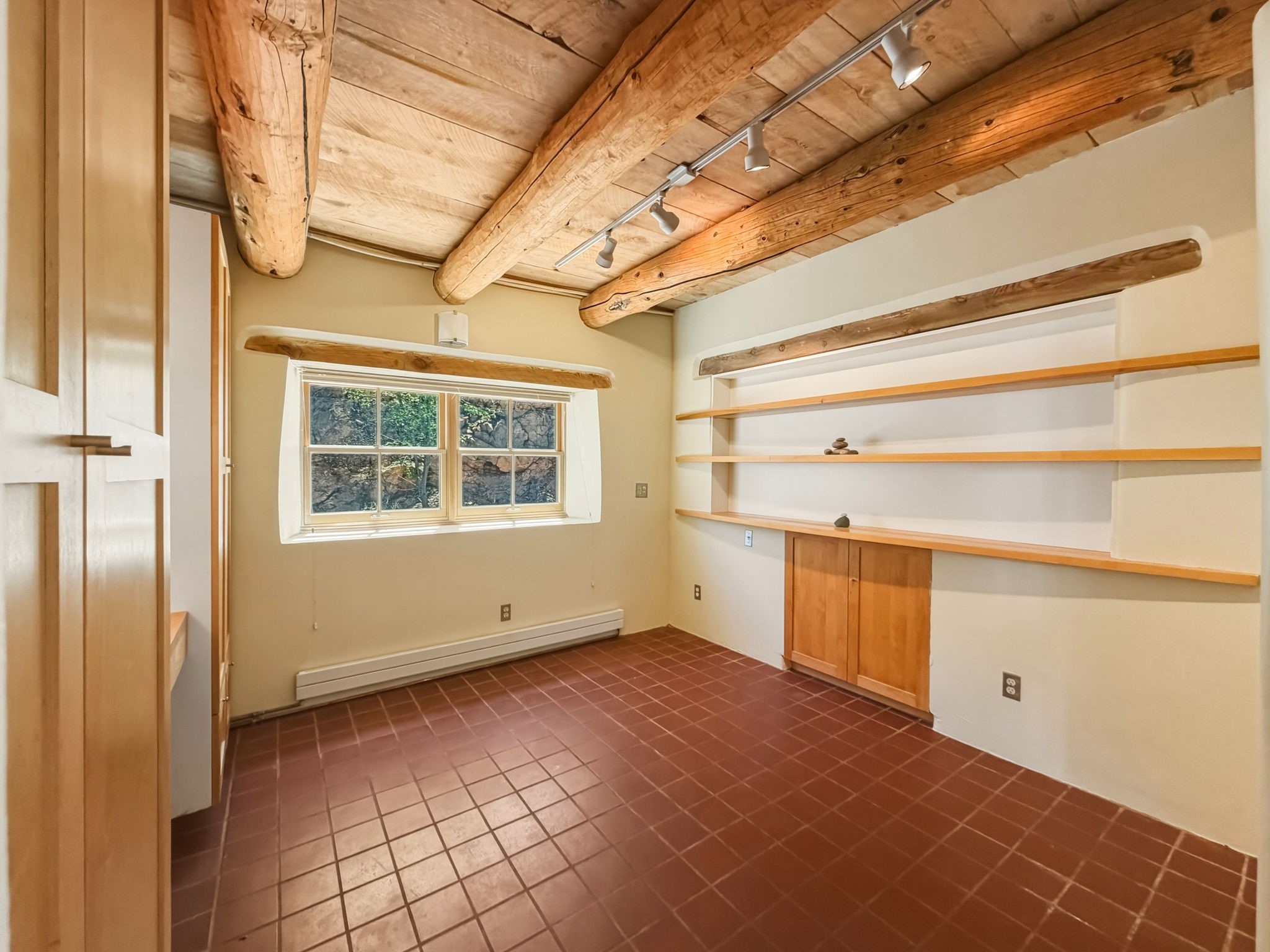 1692 Upper Canyon