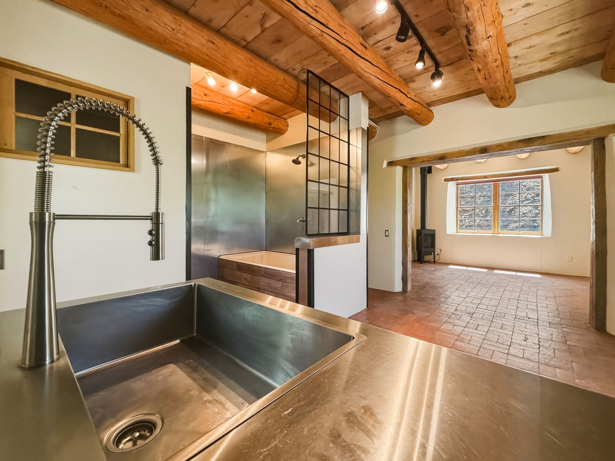 1692 Upper Canyon
