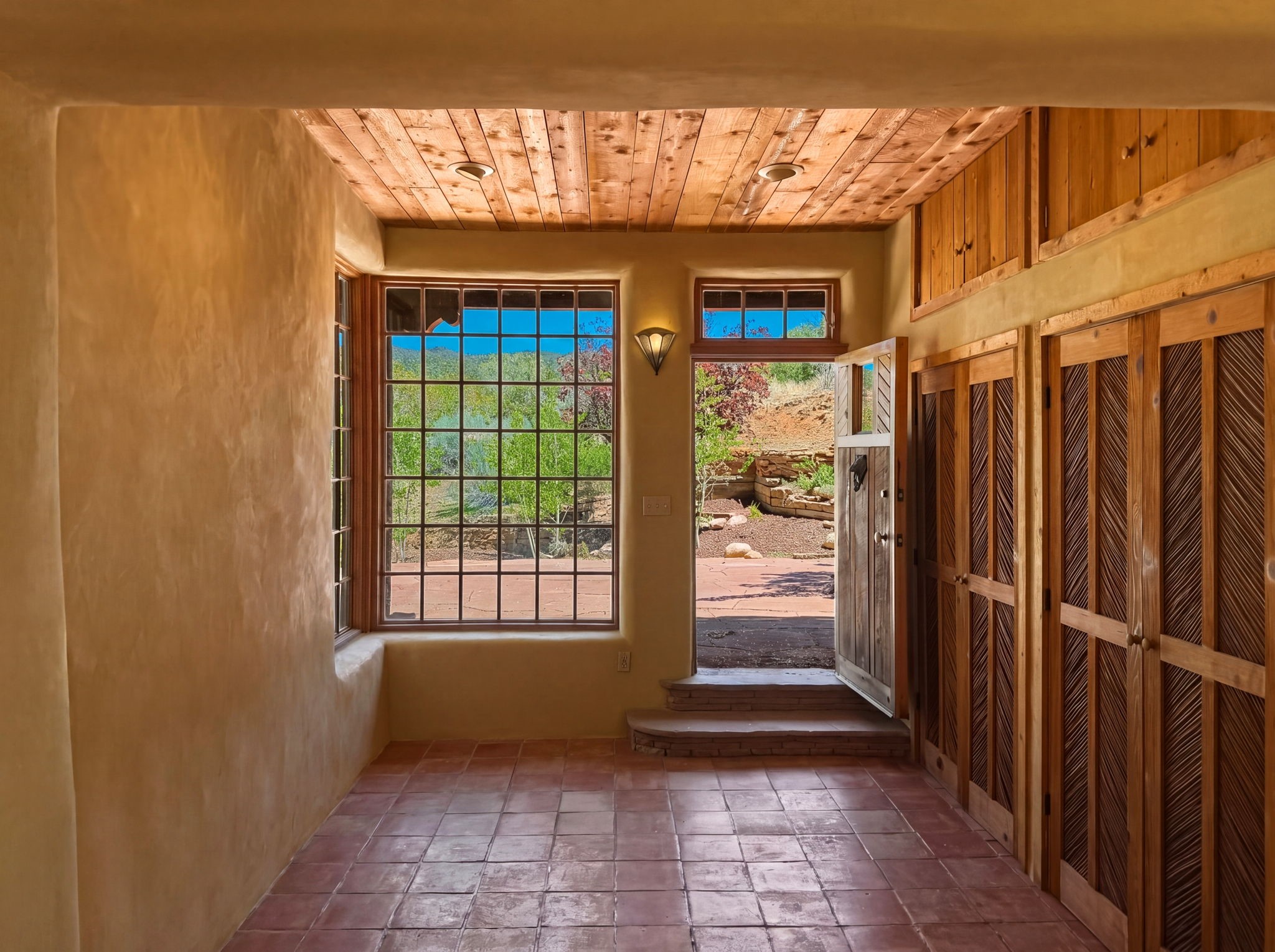 1692 Upper Canyon