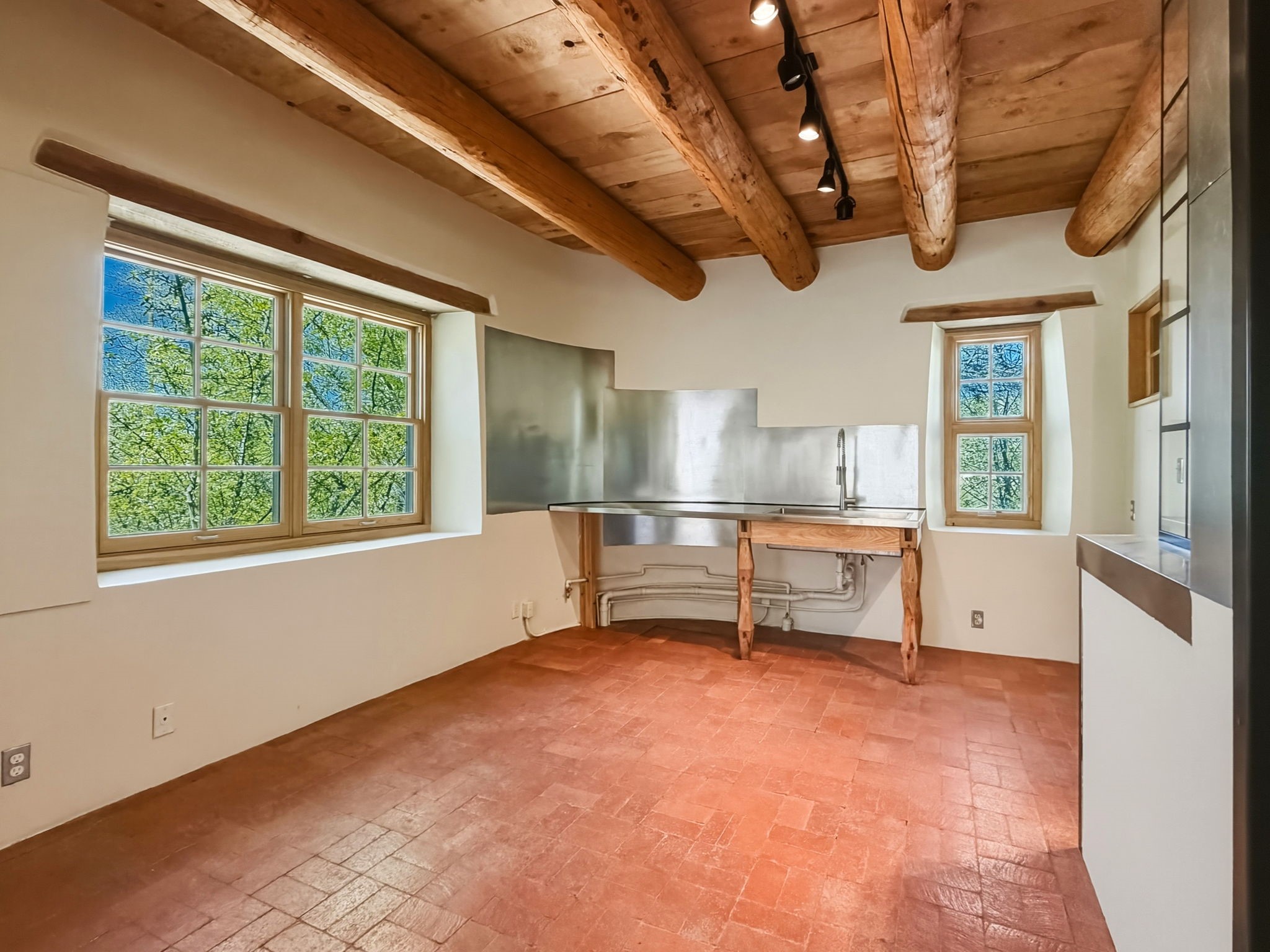 1692 Upper Canyon