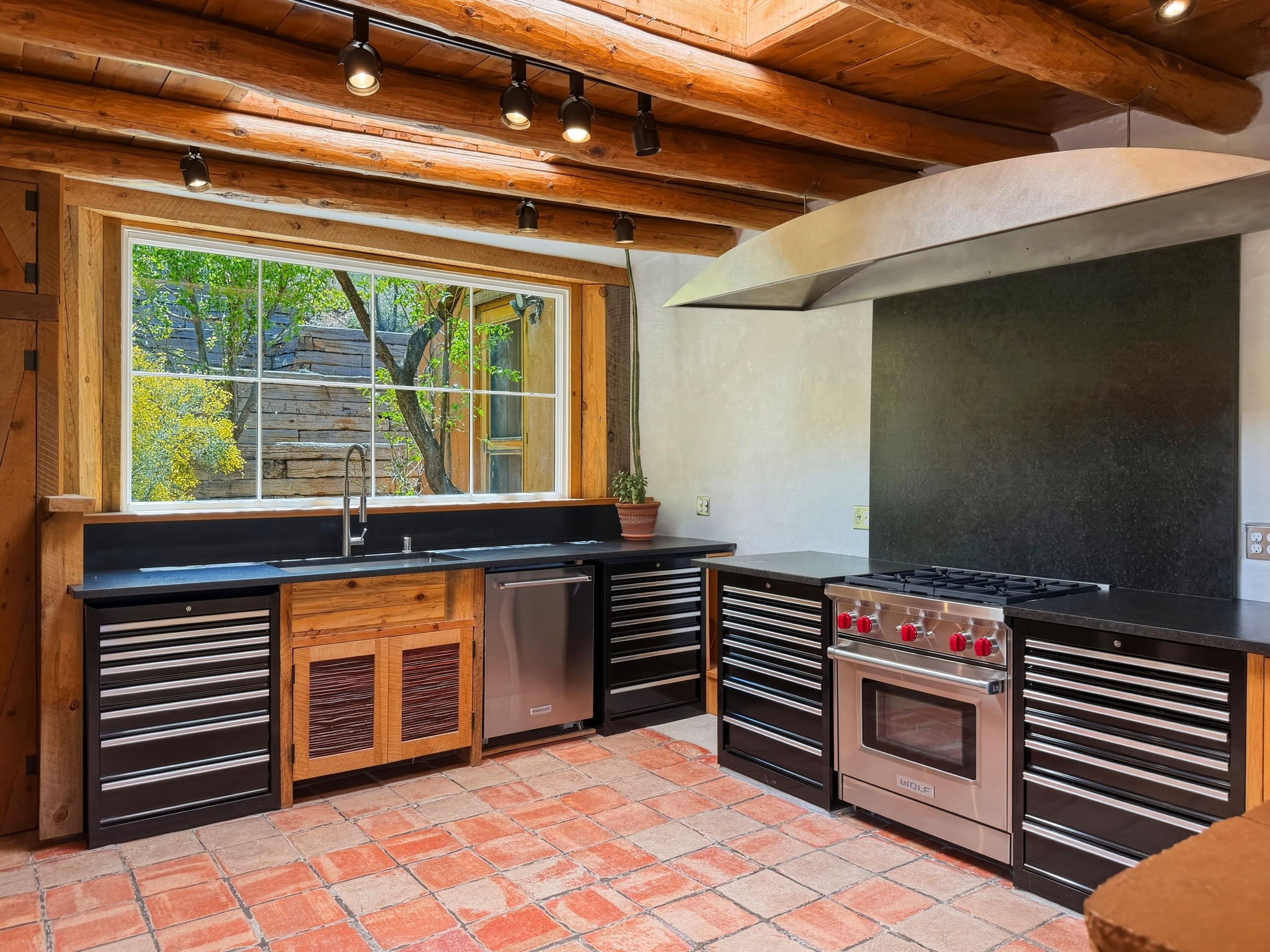 1692 Upper Canyon