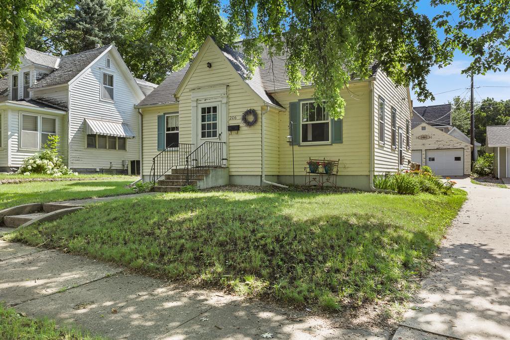 206 S 4th Street