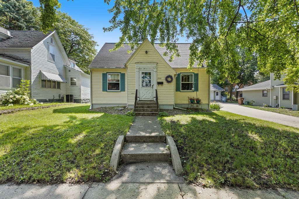206 S 4th Street