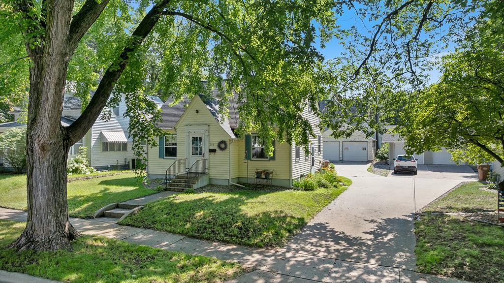 206 S 4th Street