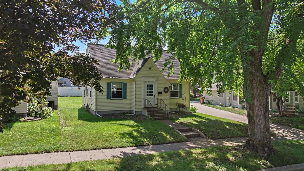 206 S 4th Street