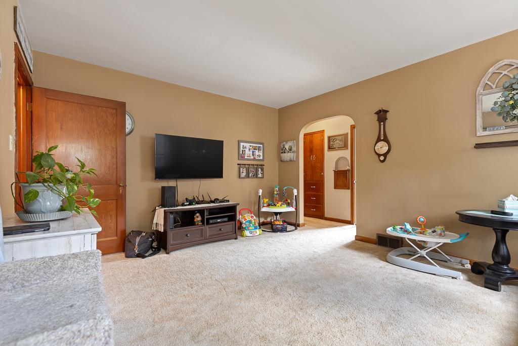 206 S 4th Street