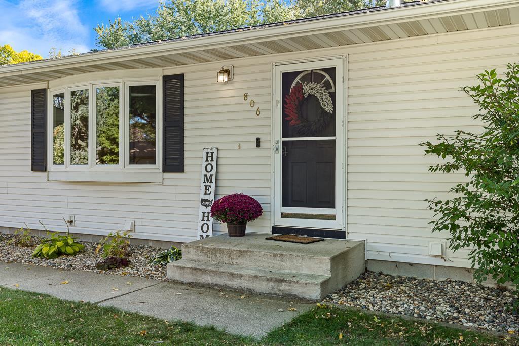 806 Westmar Circle