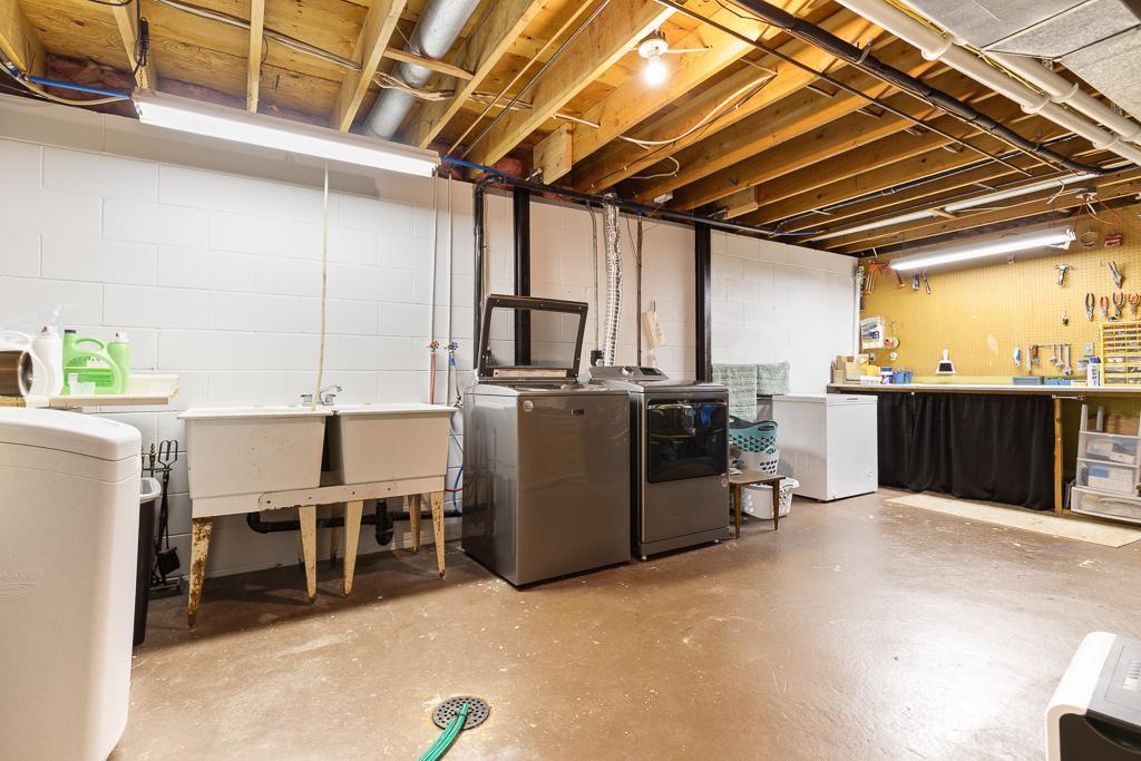 806 Westmar Circle