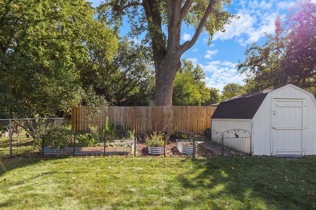 806 Westmar Circle