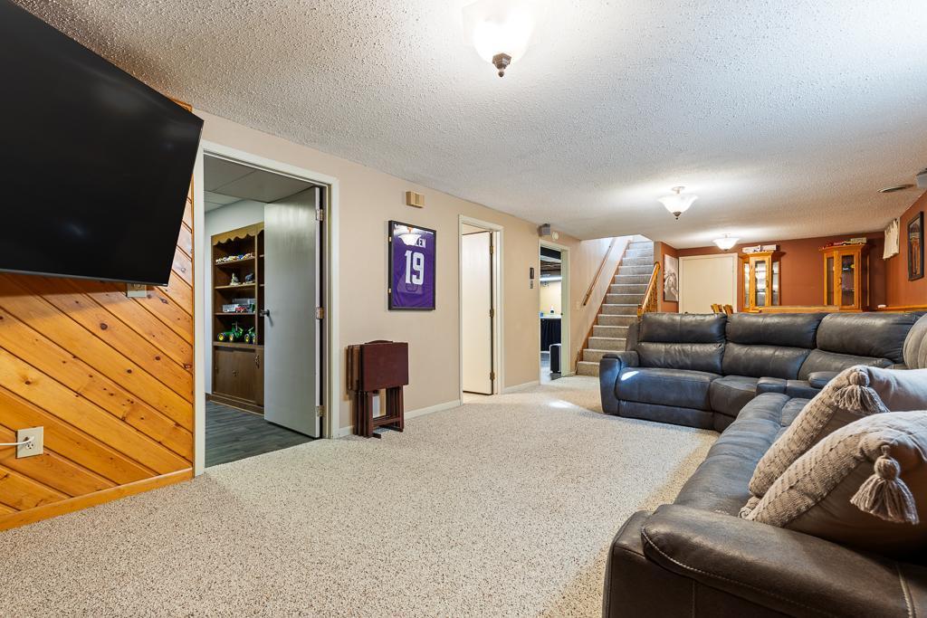 806 Westmar Circle