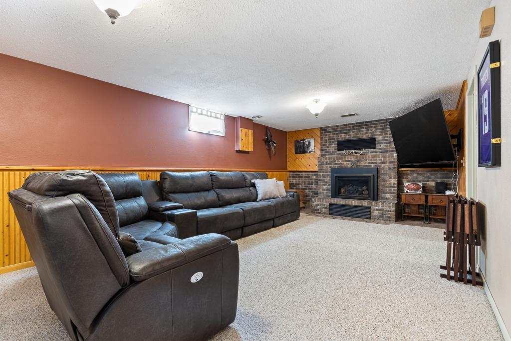 806 Westmar Circle
