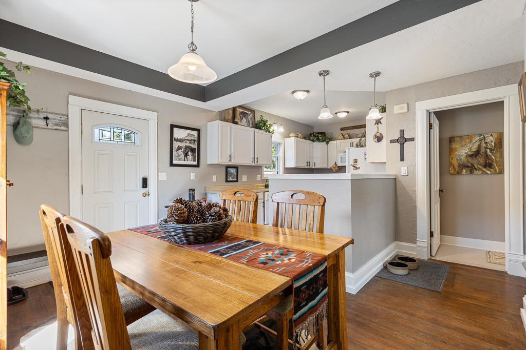 220 Fremont Street S