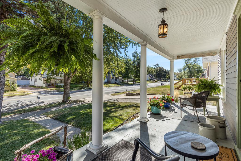 220 Fremont Street S