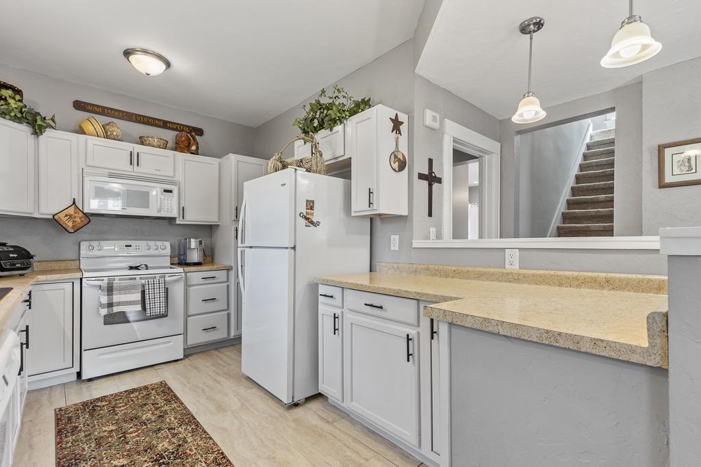 220 Fremont Street S