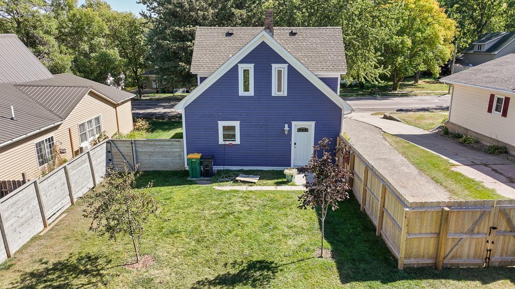 220 Fremont Street S