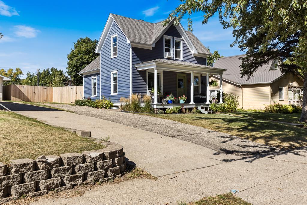 220 Fremont Street S