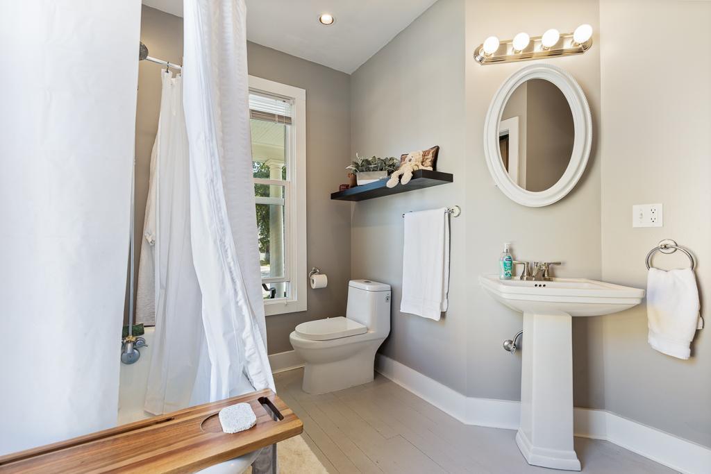 220 Fremont Street S