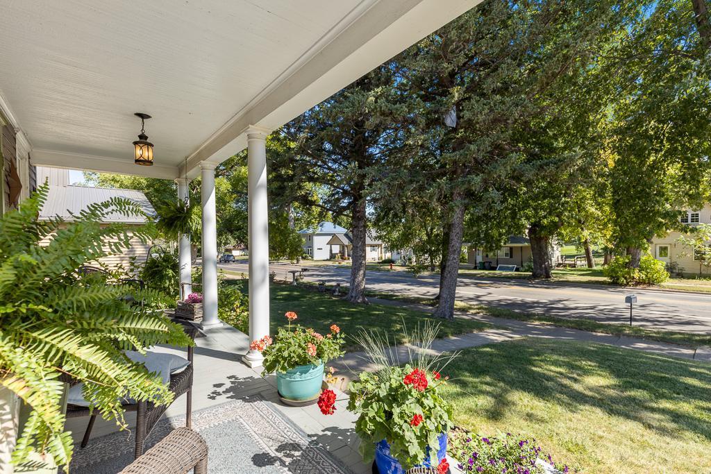 220 Fremont Street S