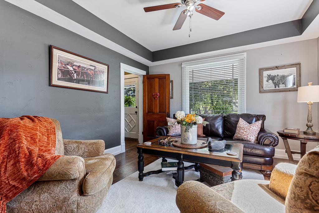 220 Fremont Street S