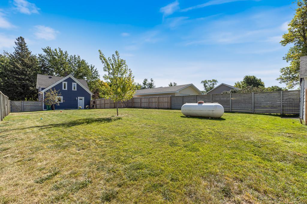 220 Fremont Street S