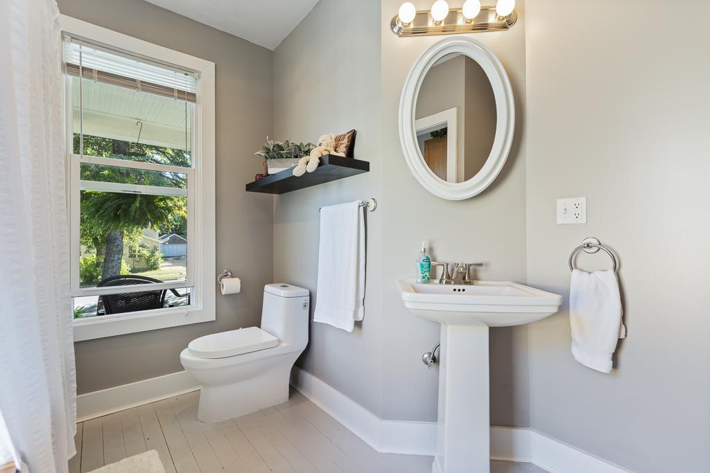 220 Fremont Street S