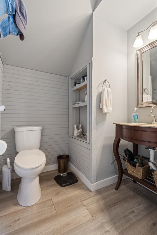 220 Fremont Street S