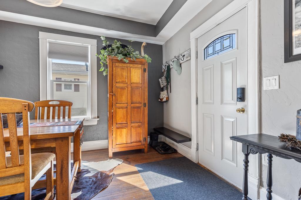 220 Fremont Street S