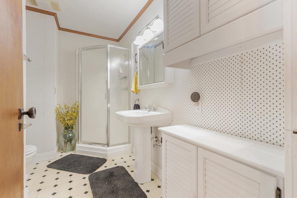 501 E Lyon Street