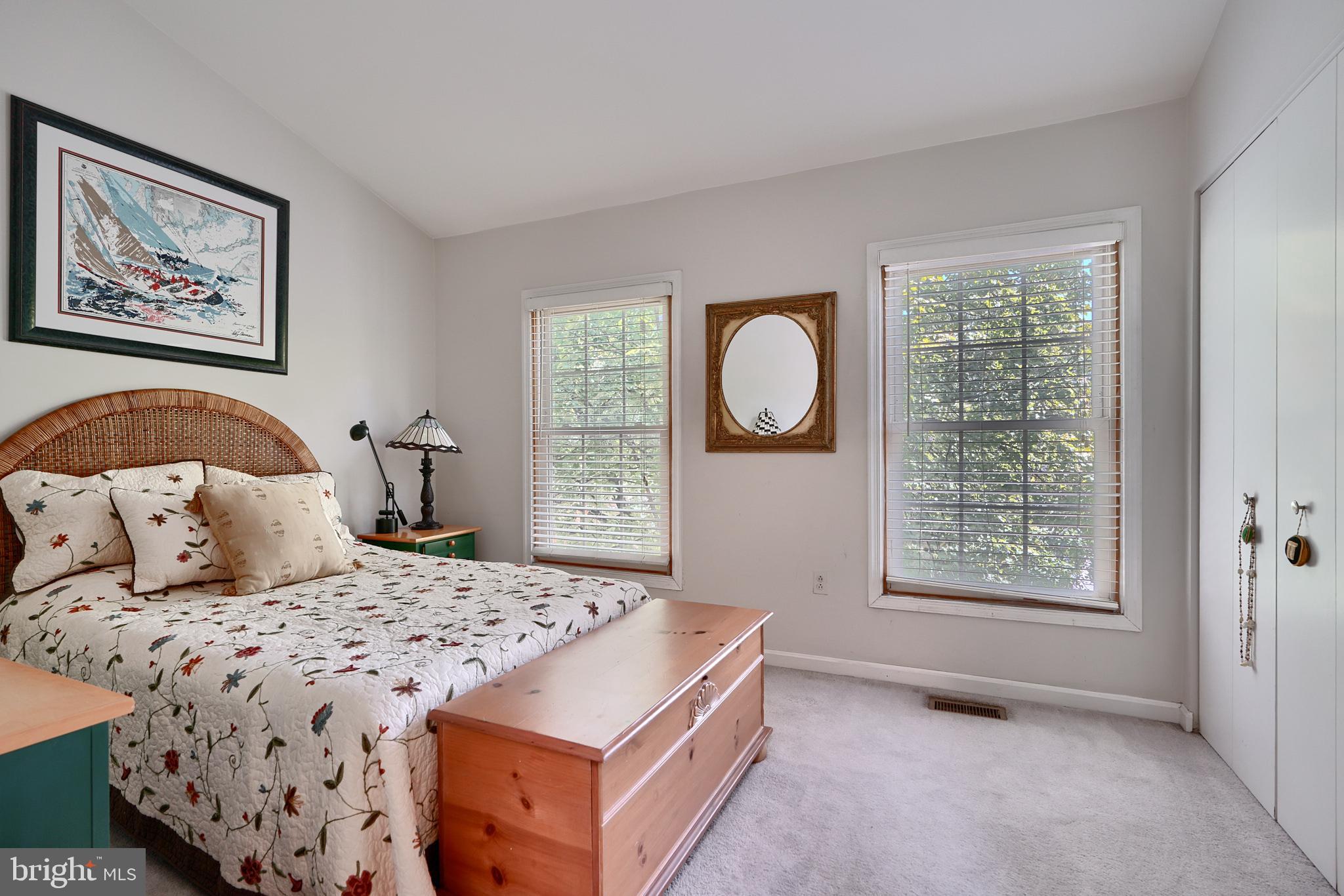 1206 S STREEPER STREET