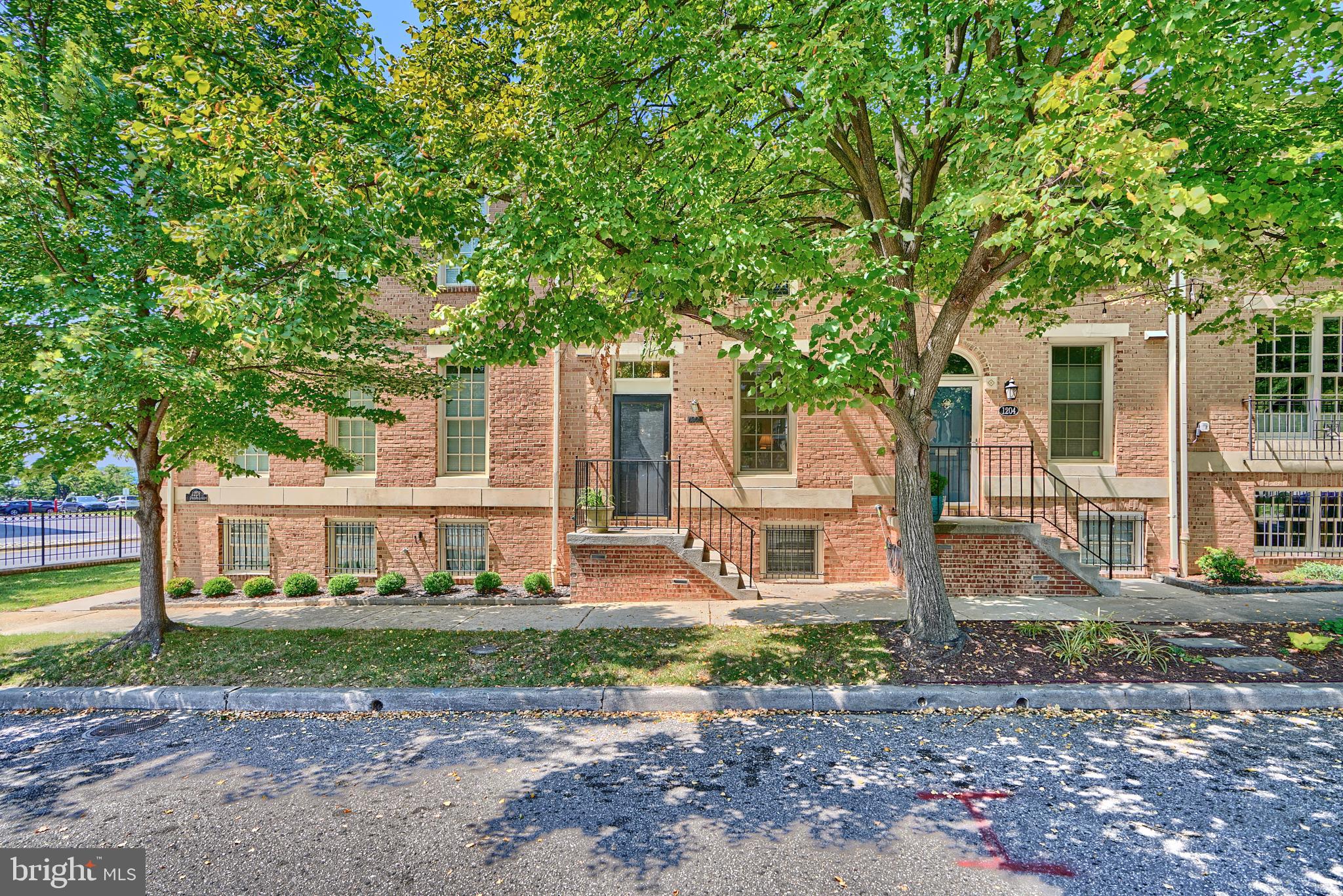 1206 S STREEPER STREET