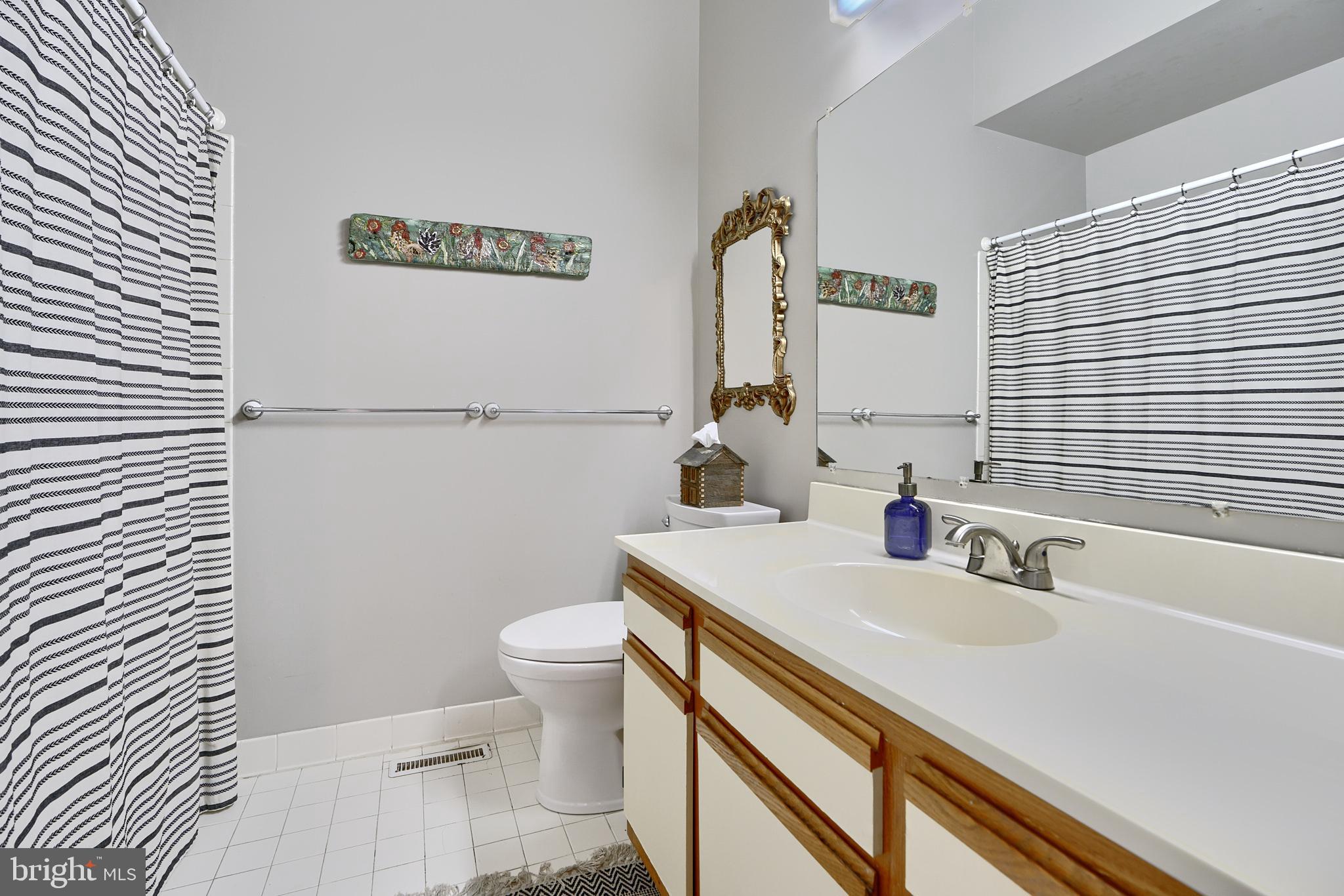 1206 S STREEPER STREET