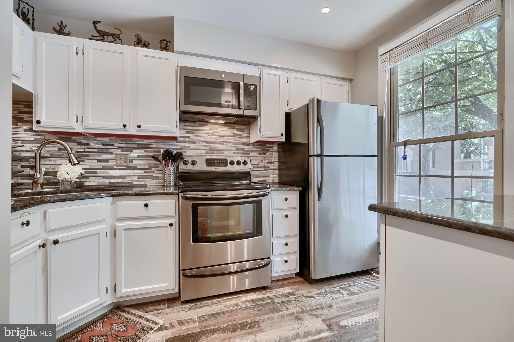 1206 S STREEPER STREET