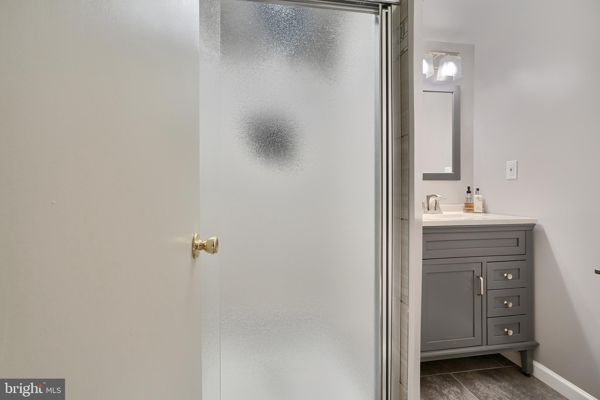 1206 S STREEPER STREET