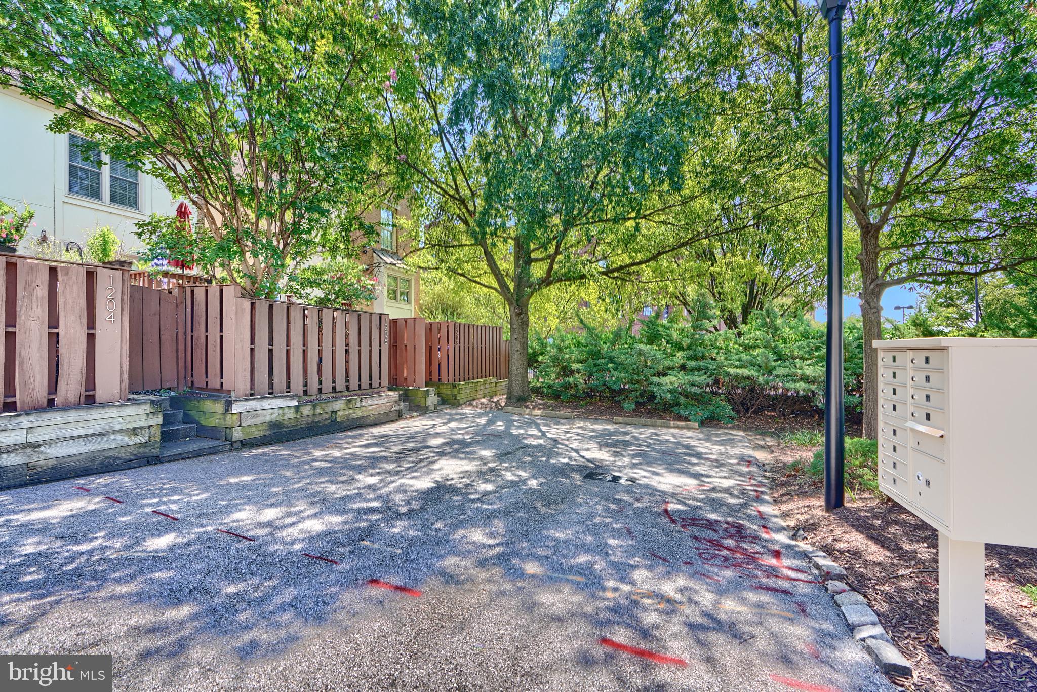 1206 S STREEPER STREET