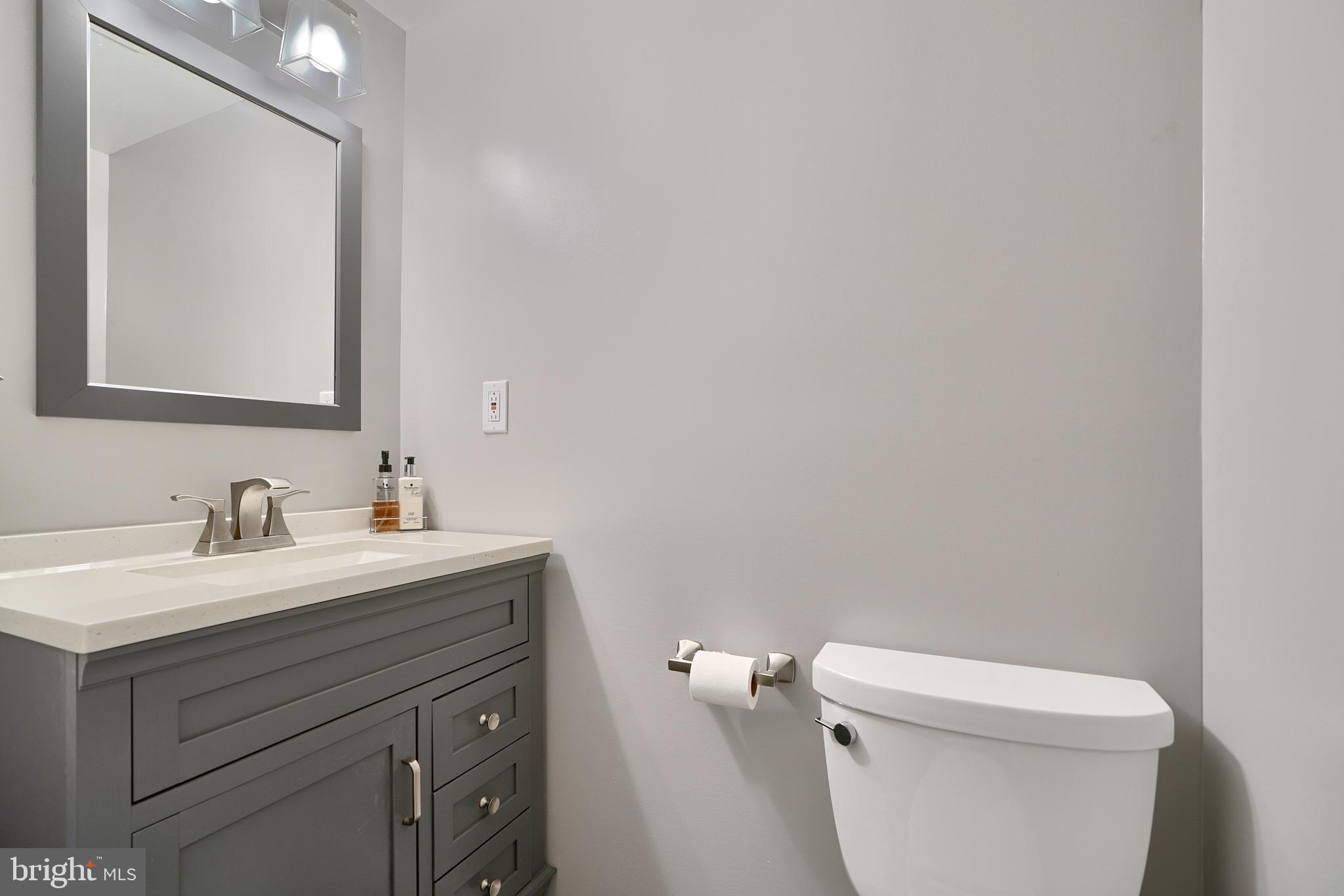 1206 S STREEPER STREET