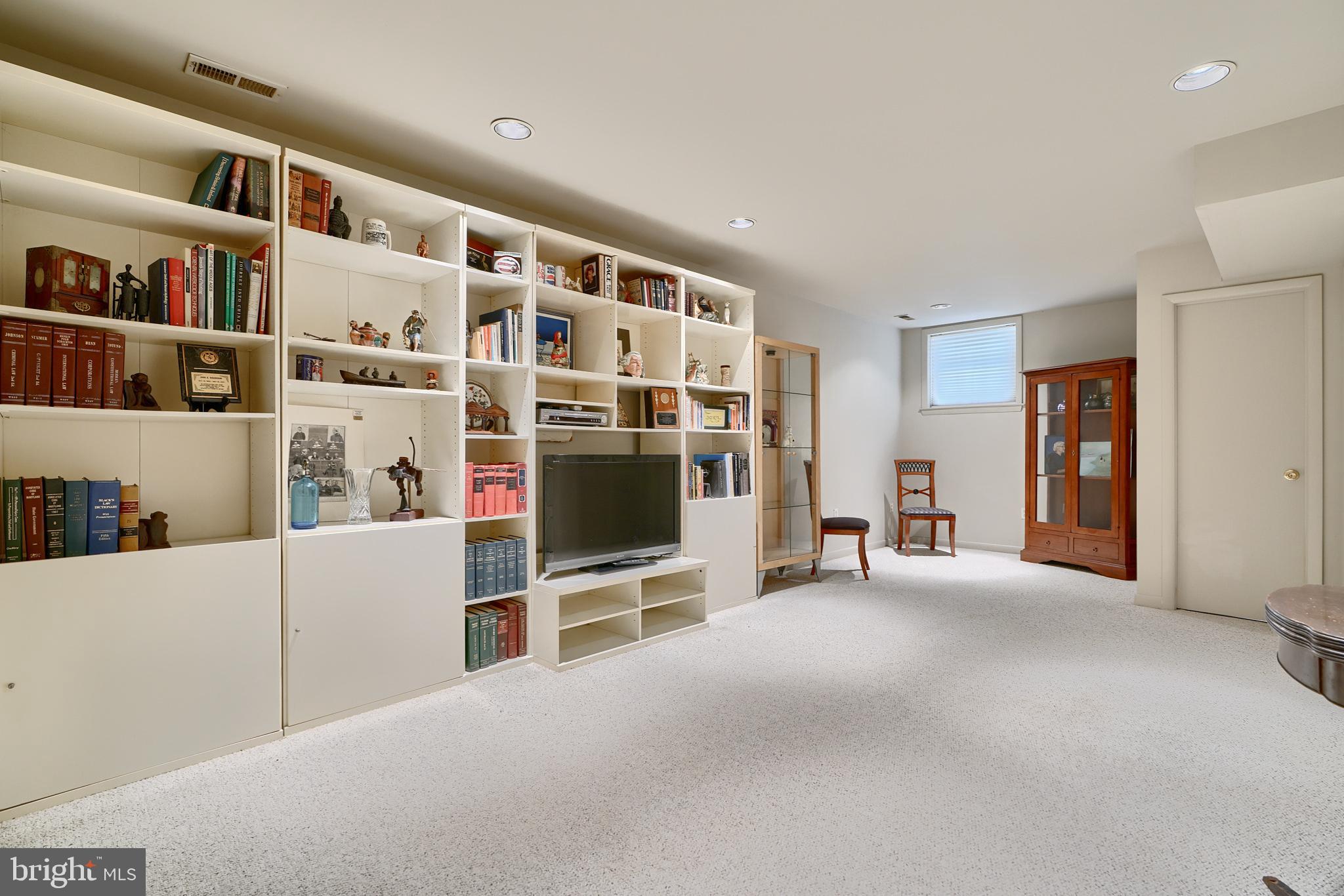 1206 S STREEPER STREET