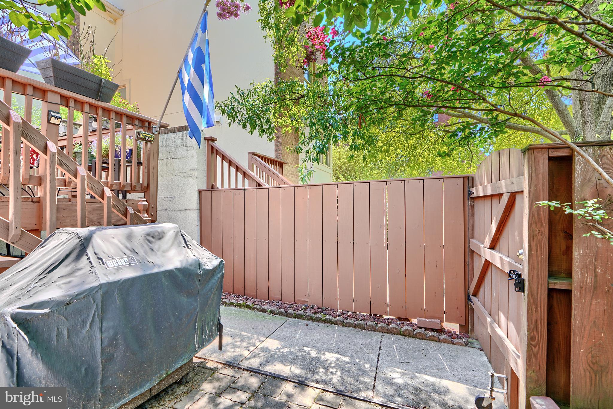 1206 S STREEPER STREET