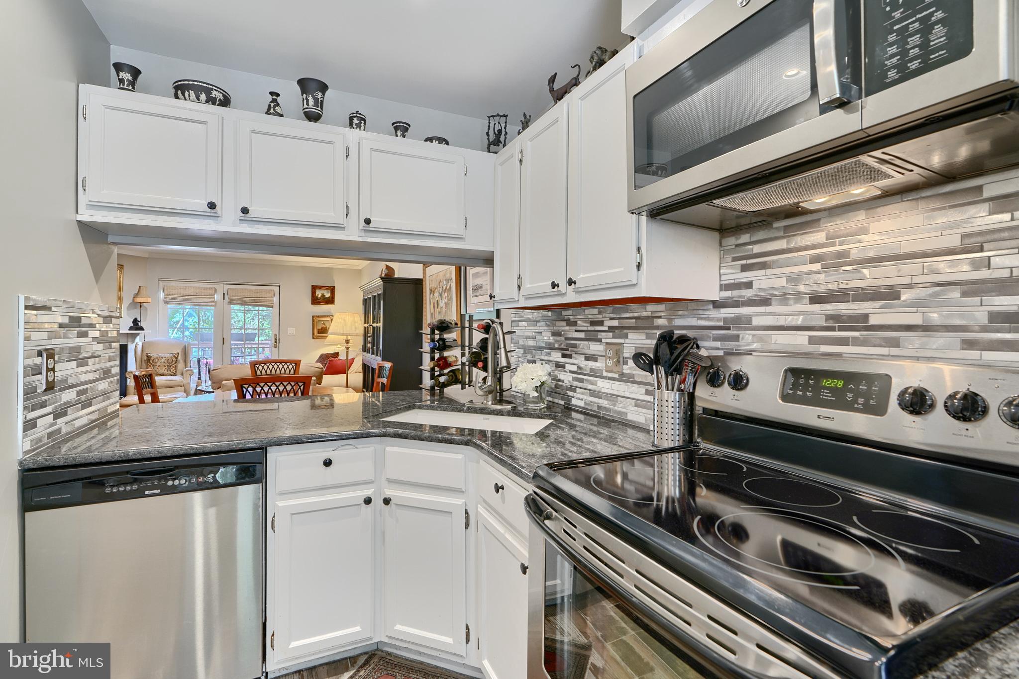 1206 S STREEPER STREET