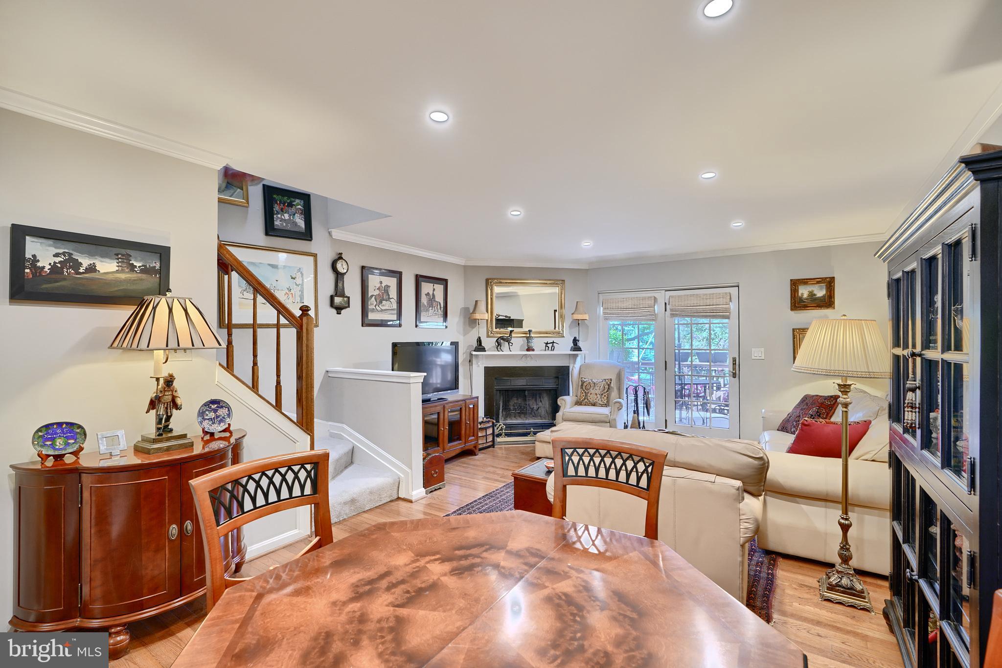 1206 S STREEPER STREET